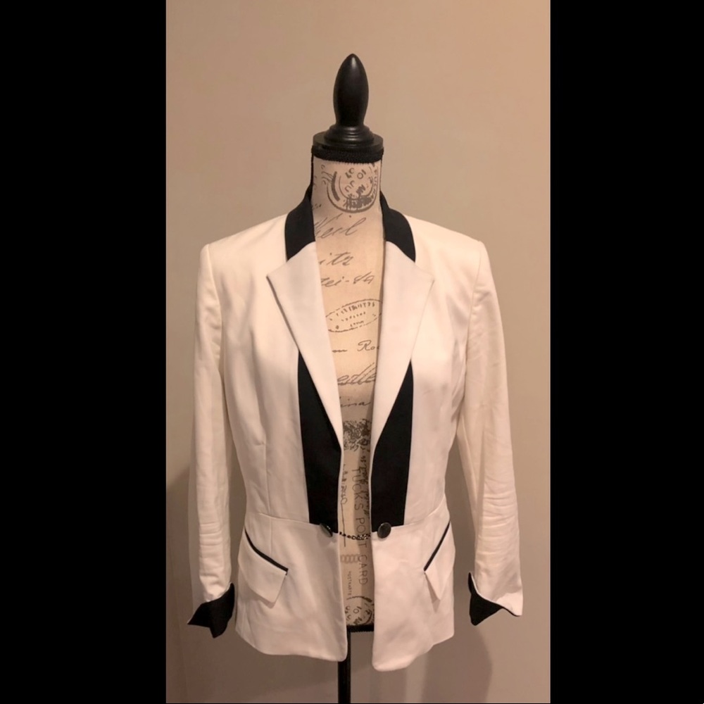 Black & white chain-link blazer